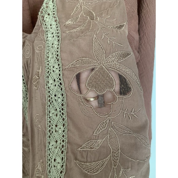 Free People Sivan Embroidered Top XS Lace Ruffle Trim Romantic Boho Floral Vneck - Picture 6 of 10